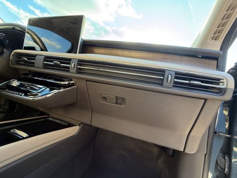 Used 2024 Lincoln Corsair Grand Touring image 31