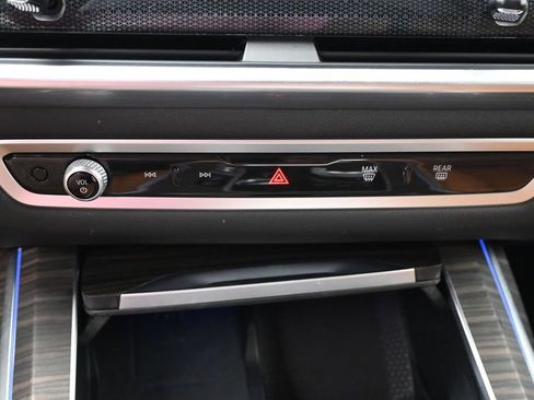Used 2023 BMW X7 xDrive40i w/ Premium Package AWD/4WD image 25