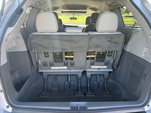 Used 2016 Toyota Sienna XLE Premium AWD/4WD image 29