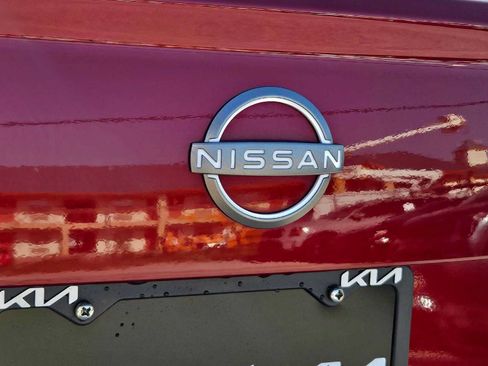 Used 2024 Nissan Versa SV FWD image 11