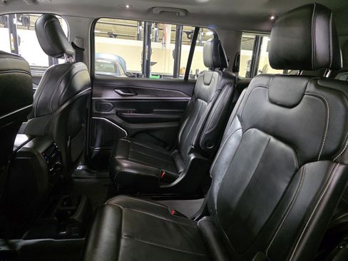 Used 2021 Jeep Grand Cherokee L Limited image 15