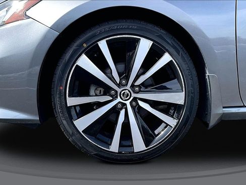 Used 2021 Nissan Altima 2.5 SR w/ SR Premium Package image 32