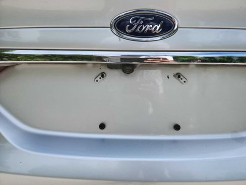 Used 2017 Ford Fusion SE w/ Fusion SE Technology Package FWD image 7