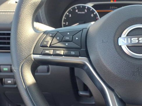 Used 2025 Nissan Sentra SV FWD image 18