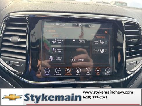 Used 2019 Jeep Grand Cherokee Overland AWD/4WD image 48