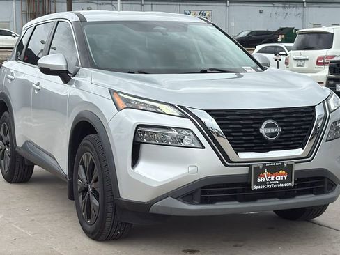 Used 2022 Nissan Rogue SV FWD image 7