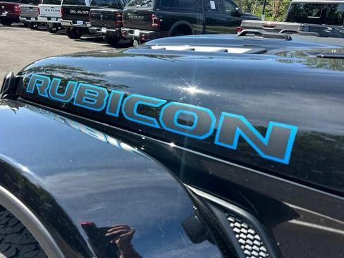 Used 2024 Jeep Wrangler Unlimited Rubicon 4xe AWD/4WD image 26