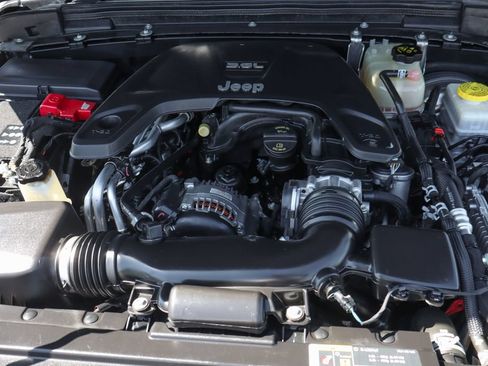 Used 2020 Jeep Wrangler Unlimited Rubicon AWD/4WD image 12