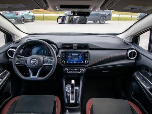 Used 2024 Nissan Versa SR FWD image 20