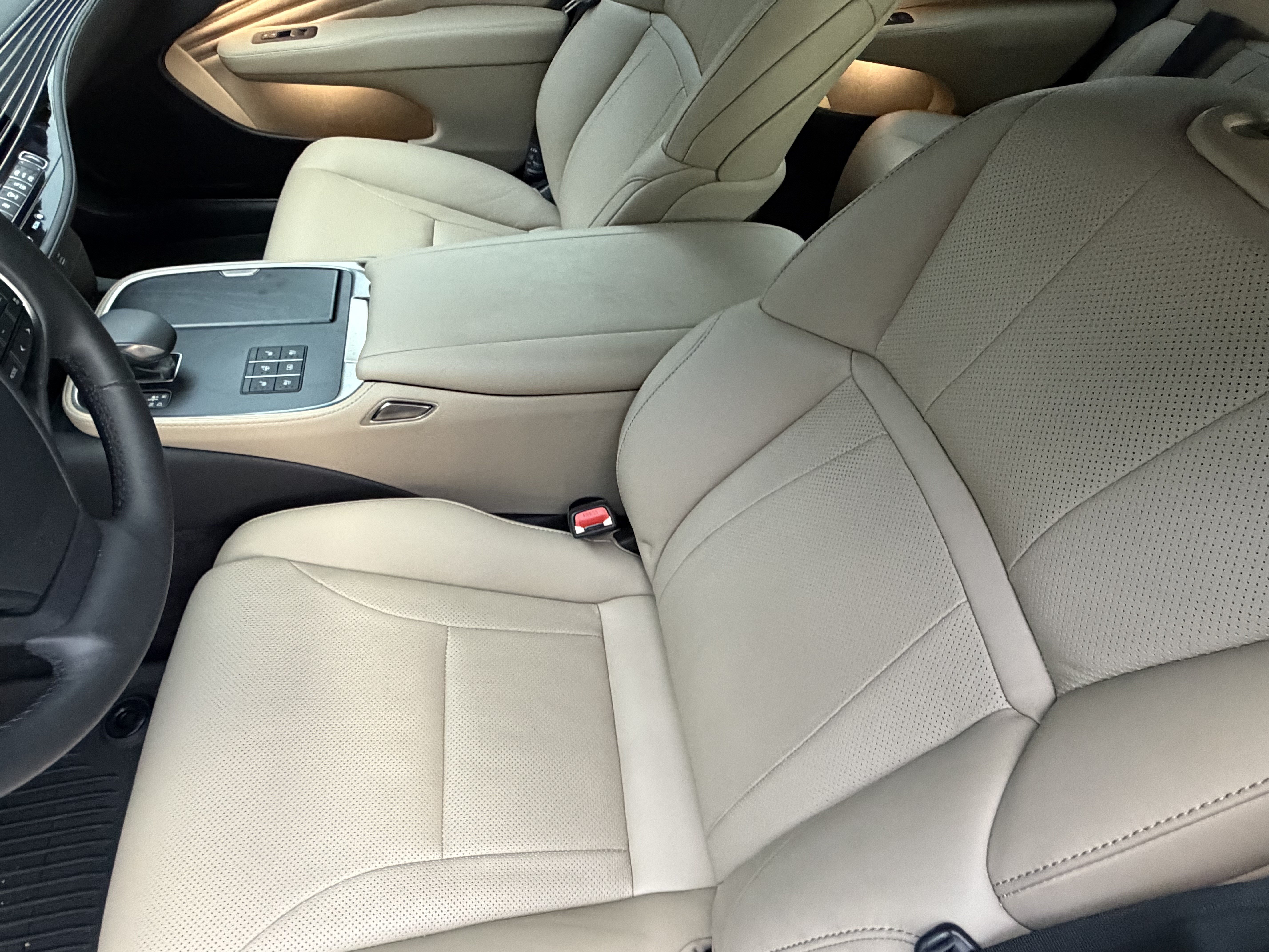 Used 2025 Lexus LS 500 RWD image 16