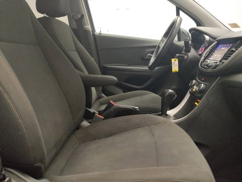Used 2022 Chevrolet Trax LS w/ Tint and Cruise Package FWD image 21