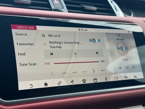 Used 2022 Land Rover Range Rover Sport HST image 17