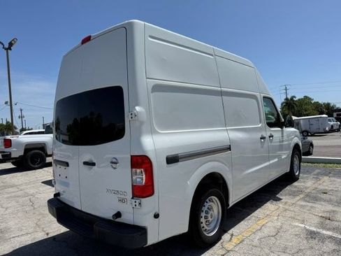 Used 2014 Nissan NV 2500 S w/ Side & Curtain Airbag Package RWD image 5