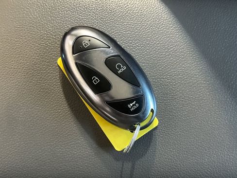 Used 2025 Hyundai Elantra SEL FWD image 28