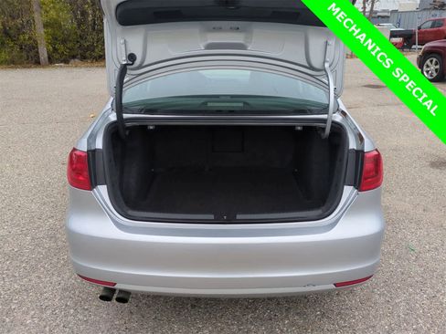 Used 2011 Volkswagen Jetta SE image 31