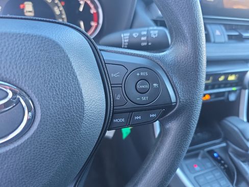 Used 2025 Toyota RAV4 LE image 19