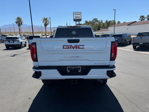 Used 2023 GMC Sierra 2500 Denali w/ Denali Ultimate Package AWD/4WD image 4