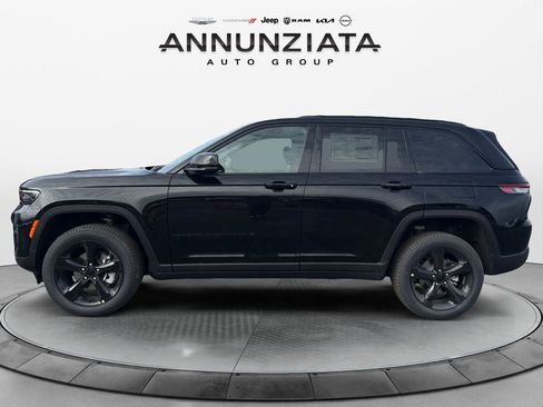New 2025 Jeep Grand Cherokee Limited w/ Black Appearance Package image 2