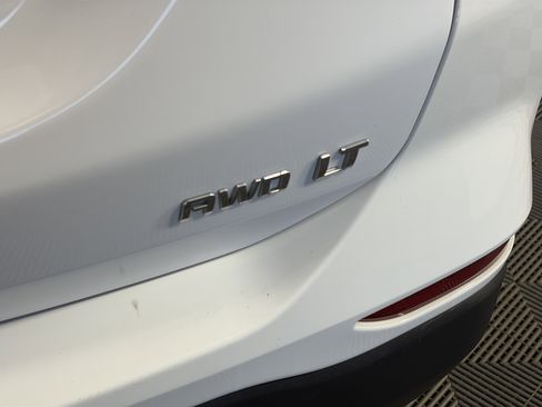 Certified 2024 Chevrolet Equinox LT w/ LPO, Floor Liner Package image 17