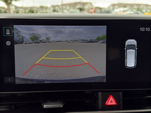 Used 2025 Kia Carnival FWD image 23