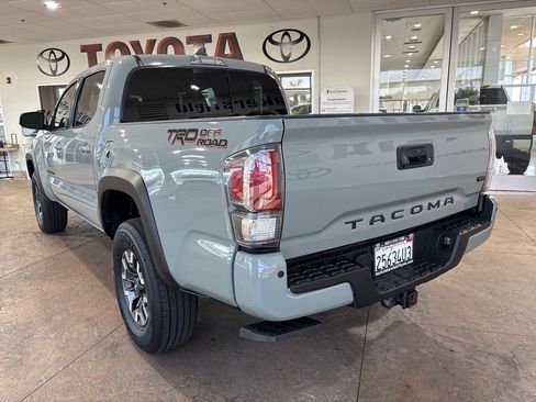 Used 2023 Toyota Tacoma TRD Off-Road w/ Technology Package RWD image 8