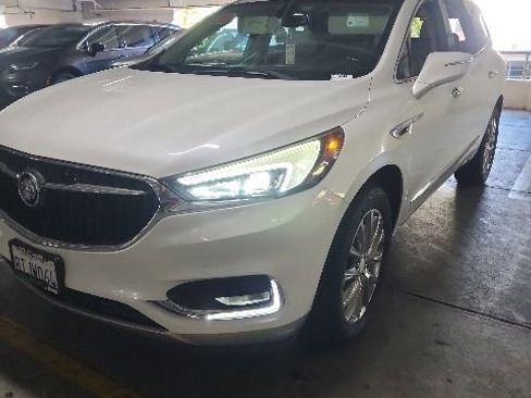 Used 2020 Buick Enclave Essence w/ Trailering Package, 5000 lbs. FWD image 5