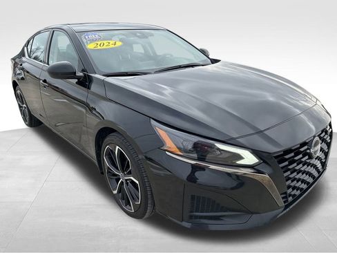 Used 2024 Nissan Altima 2.5 SR image 11
