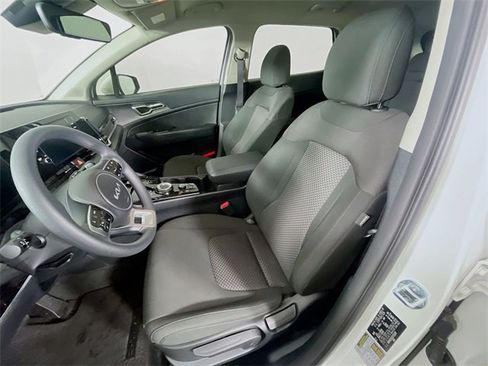 Used 2024 Kia Sportage LX image 21