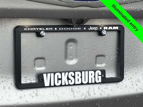 Used 2020 Chrysler Voyager LX image 35