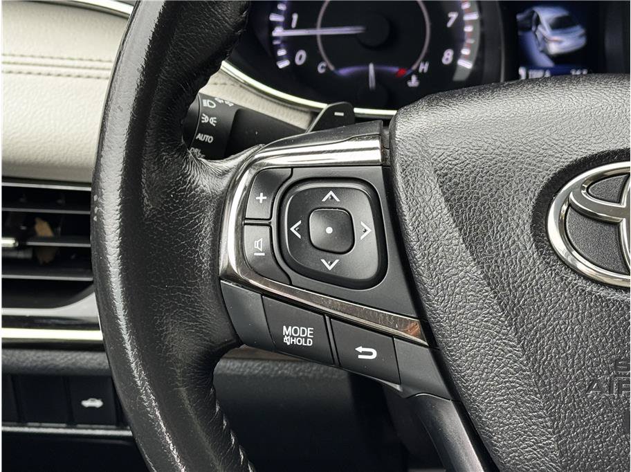 Used 2016 Toyota Avalon XLE FWD image 22