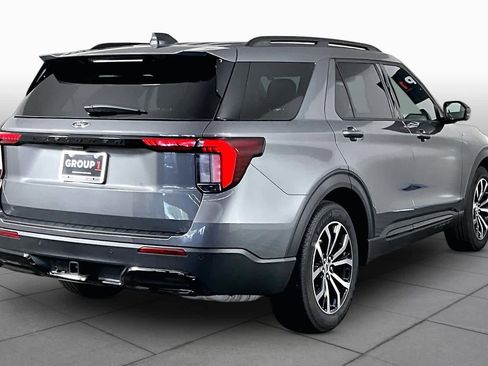 Used 2025 Ford Explorer ST-Line RWD image 12