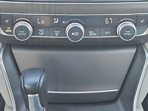 Certified 2018 Honda Accord Touring image 16