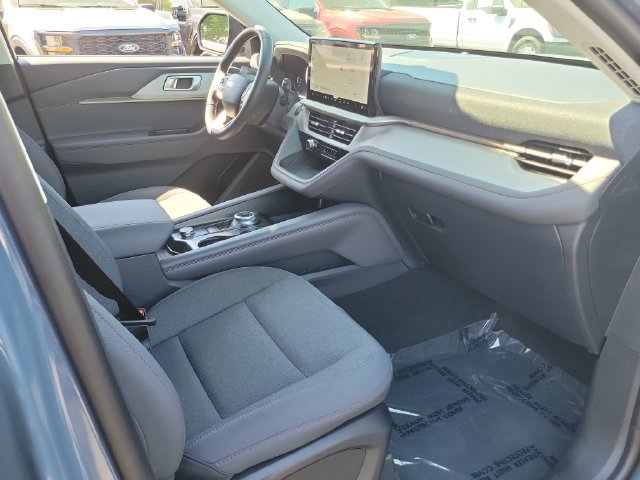 Used 2026 Ford Explorer Active RWD image 15