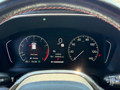 Used 2025 Honda Pilot Sport image 19