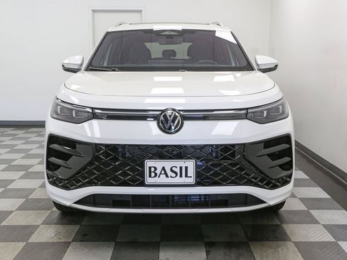 New 2026 Volkswagen Tiguan SEL R-Line AWD/4WD image 3