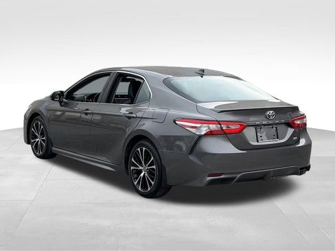 Used 2020 Toyota Camry SE FWD image 5
