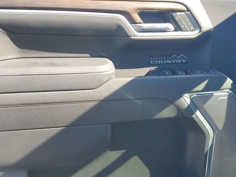Certified 2025 Chevrolet Silverado 1500 High Country image 42