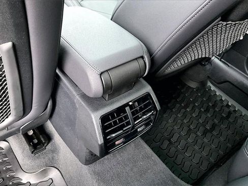 Used 2025 Audi Q3 2.0T Premium w/ Convenience Package image 25