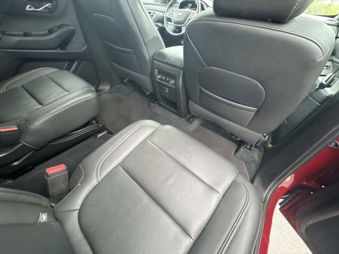 Used 2023 Chevrolet Traverse LT image 15