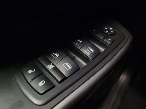 Used 2021 Jeep Cherokee Latitude Lux FWD image 27