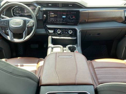 Used 2025 GMC Sierra 2500 Denali Ultimate AWD/4WD image 13
