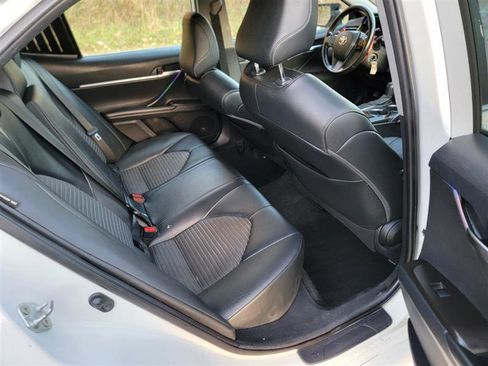 Used 2021 Toyota Camry SE FWD image 17
