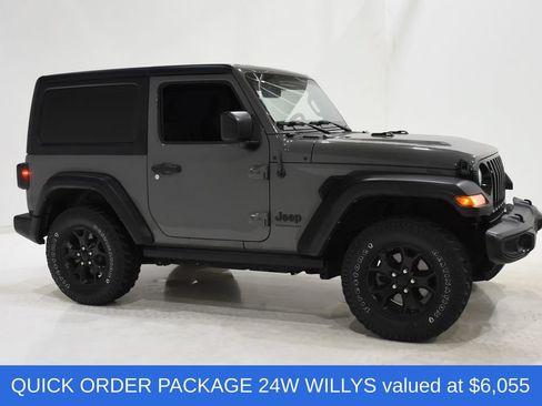 Used 2022 Jeep Wrangler Sport AWD/4WD image 3