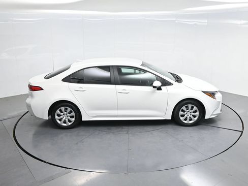 Used 2025 Toyota Corolla LE FWD image 68