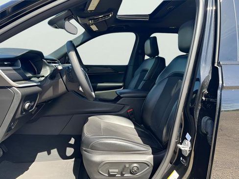 Used 2024 Jeep Grand Cherokee L Altitude image 17