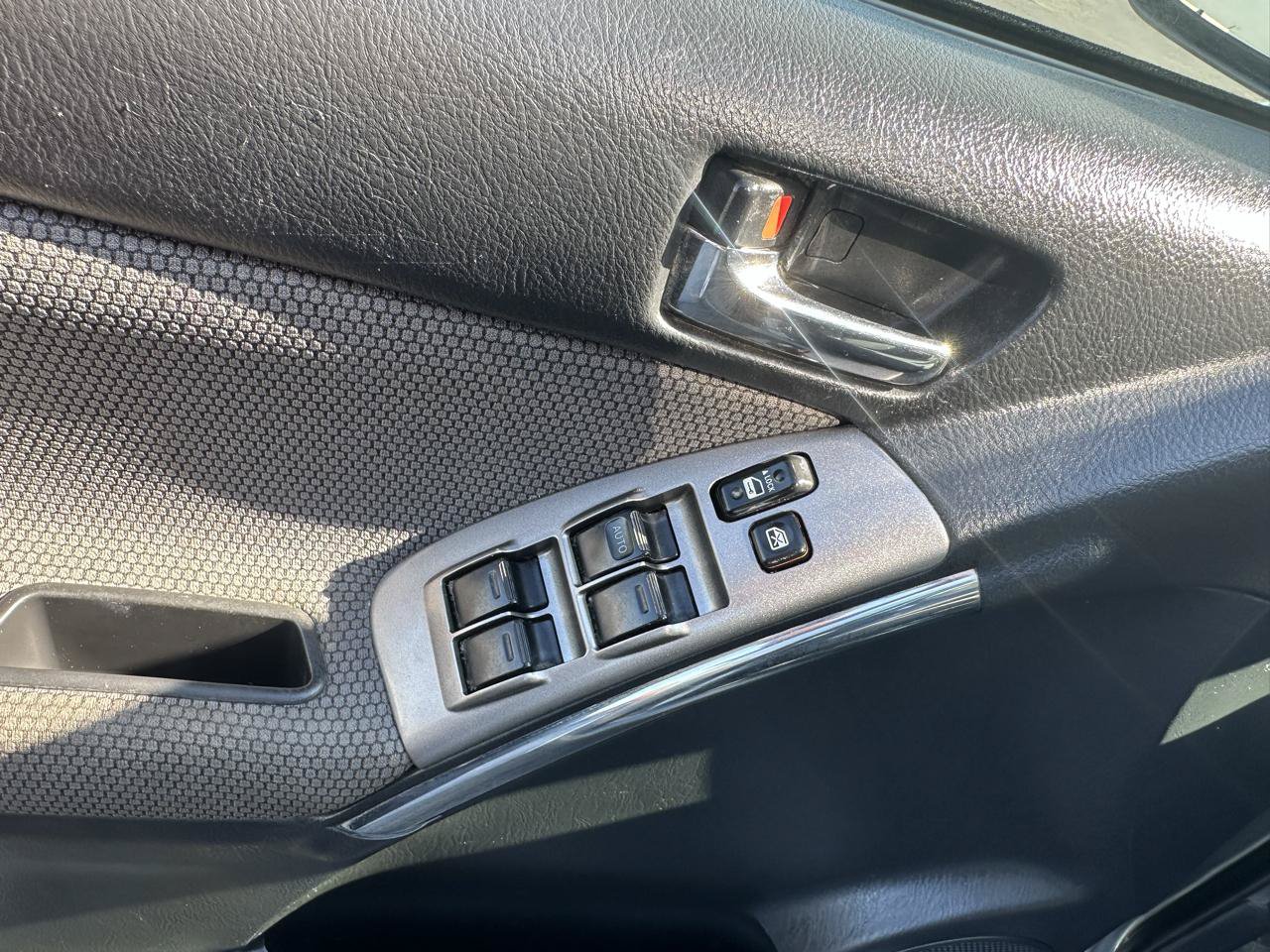 Used 2008 Toyota Matrix FWD image 16