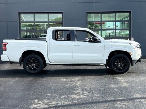 Certified 2023 Nissan Frontier SV w/ Midnight Edition Package image 7