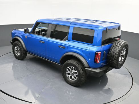 Used 2025 Ford Bronco Badlands image 38