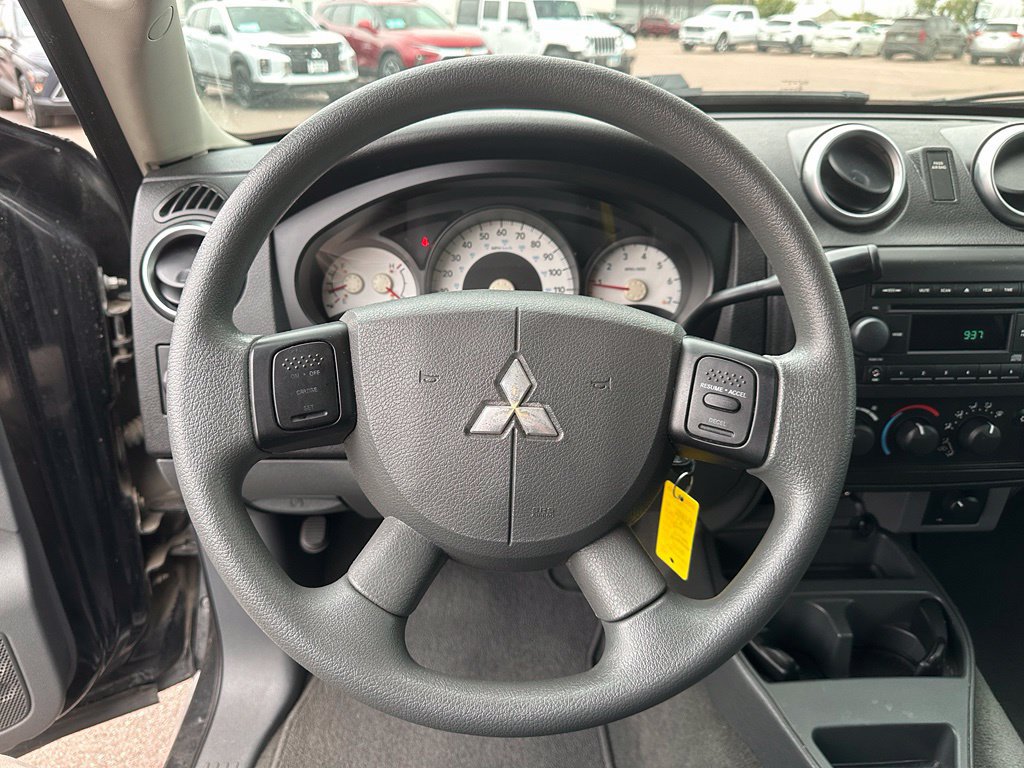 Used 2006 Mitsubishi Raider LS AWD/4WD image 14