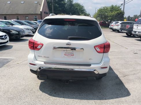 Used 2018 Nissan Pathfinder SL image 4
